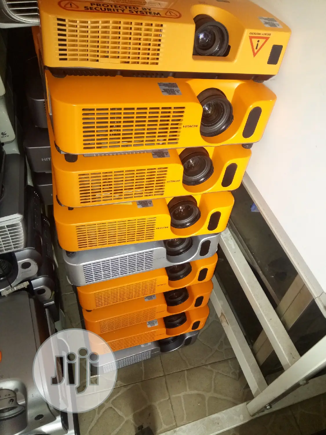 Clean Hitachi Projector