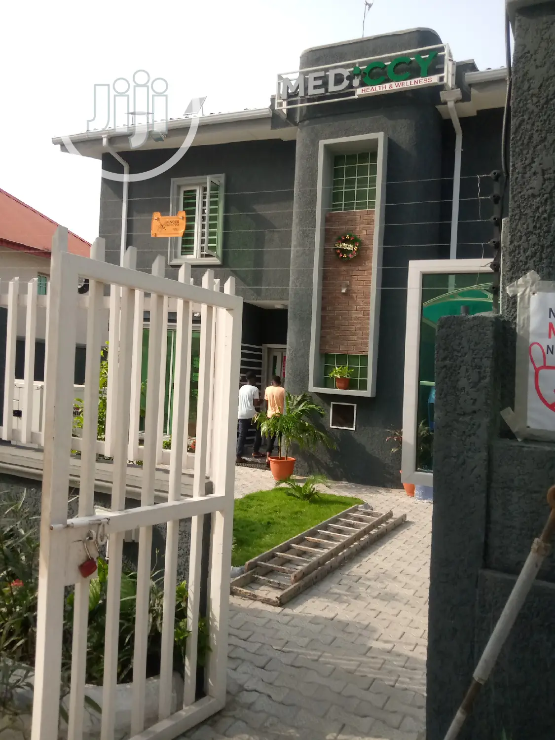 Professional; Maintenance Installation Of Electric Fence