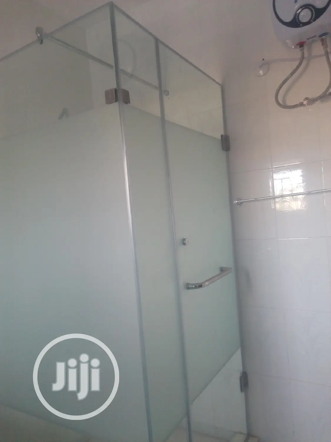 Shower Cubicle at Semi Frosted Glass Design
