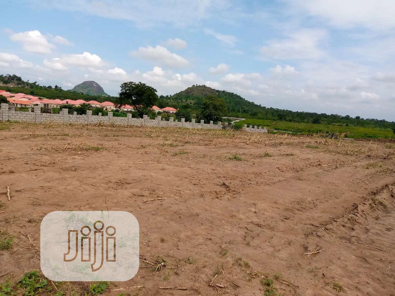 500sqm 4 B/Bungalow Penthouse + 2 Room B.Q Estate Plot.