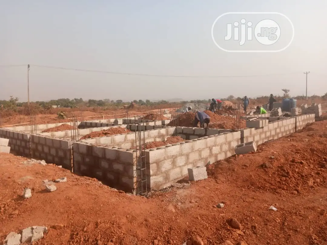 600sqm. 4 Bedroom Duplex + Enclose B.Q Estate Plot for Sale