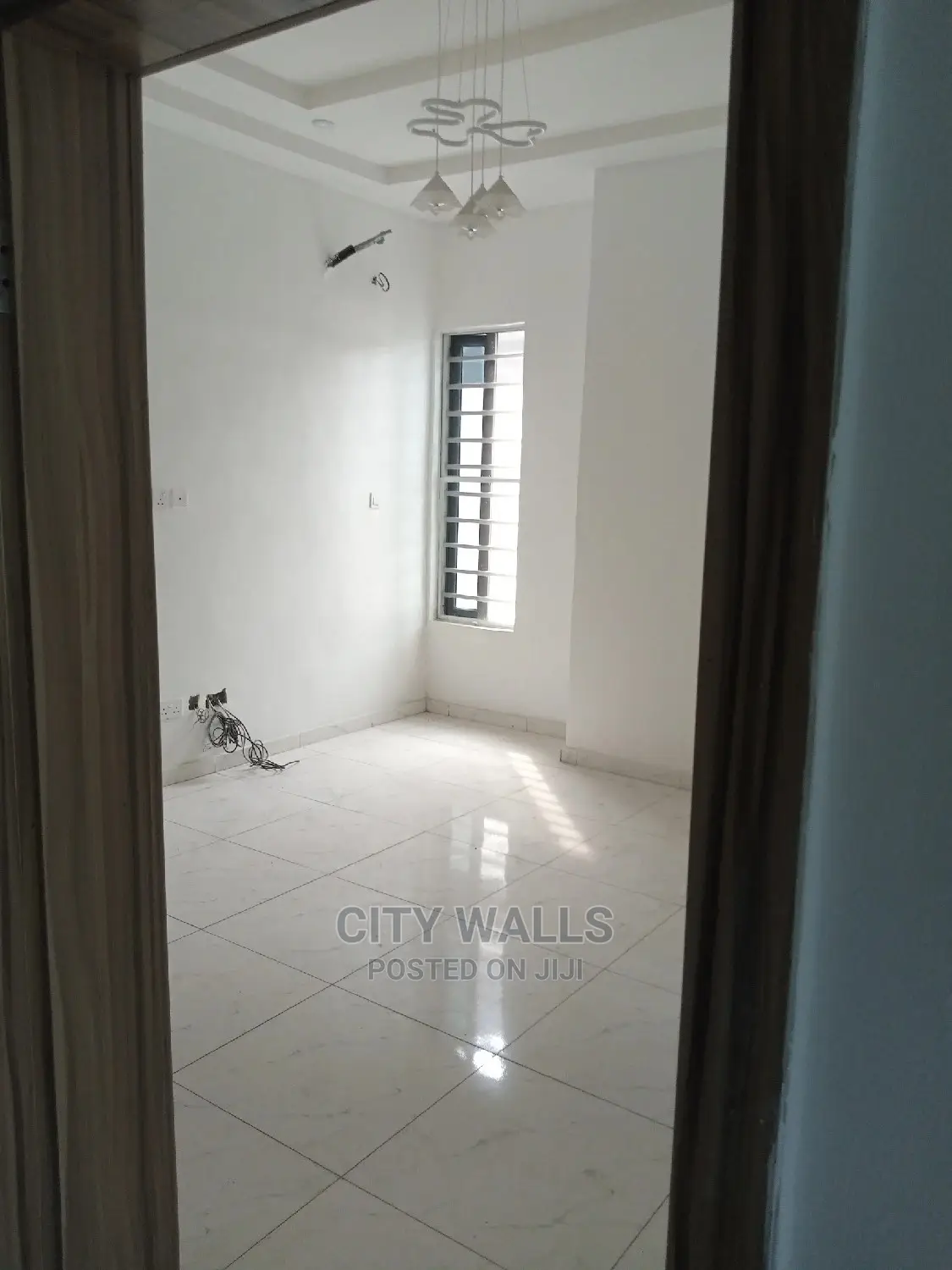 4bdrm Duplex in Chevron for rent