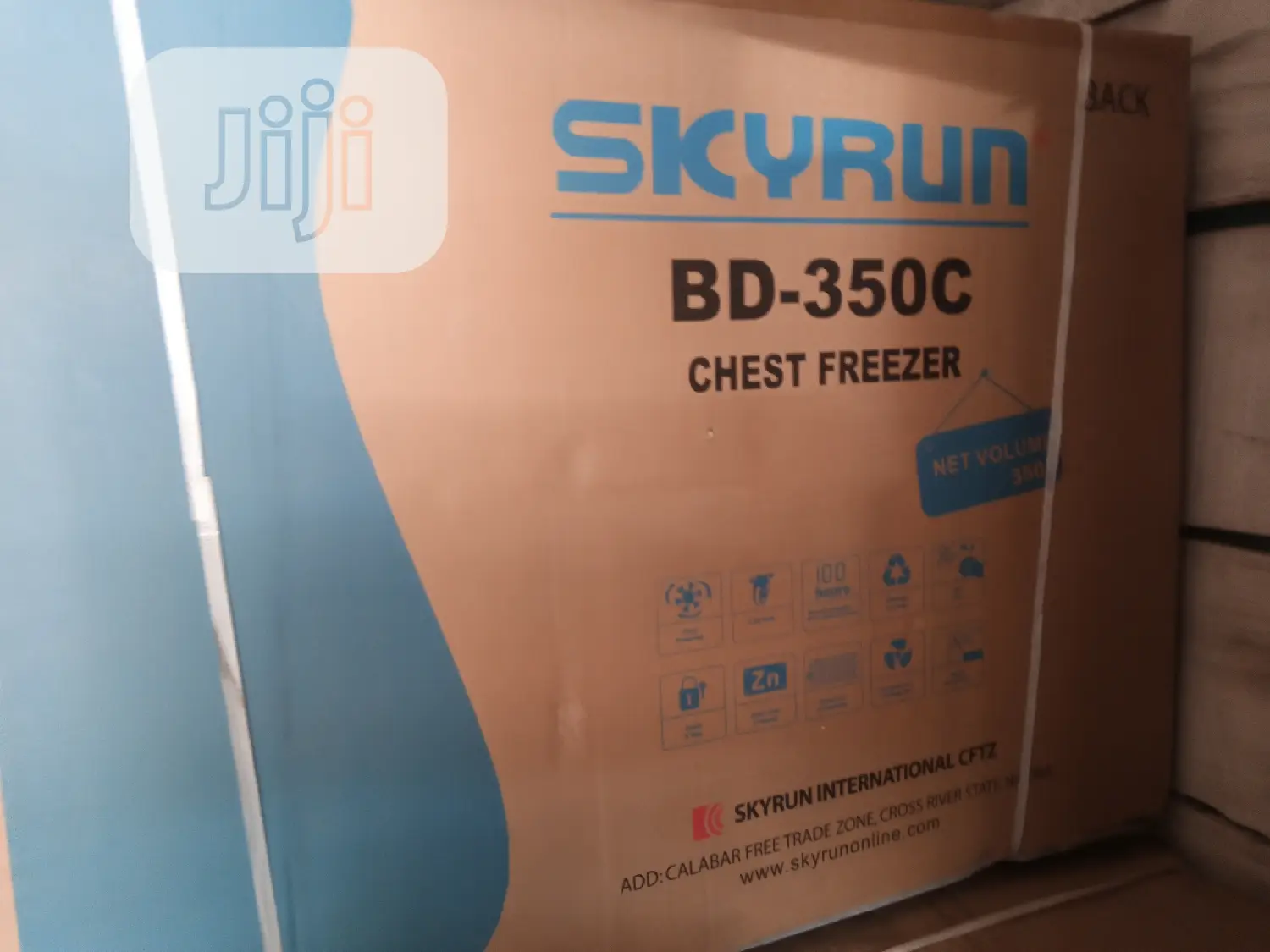 Complete Skyrun 350litre Chest Freezer
