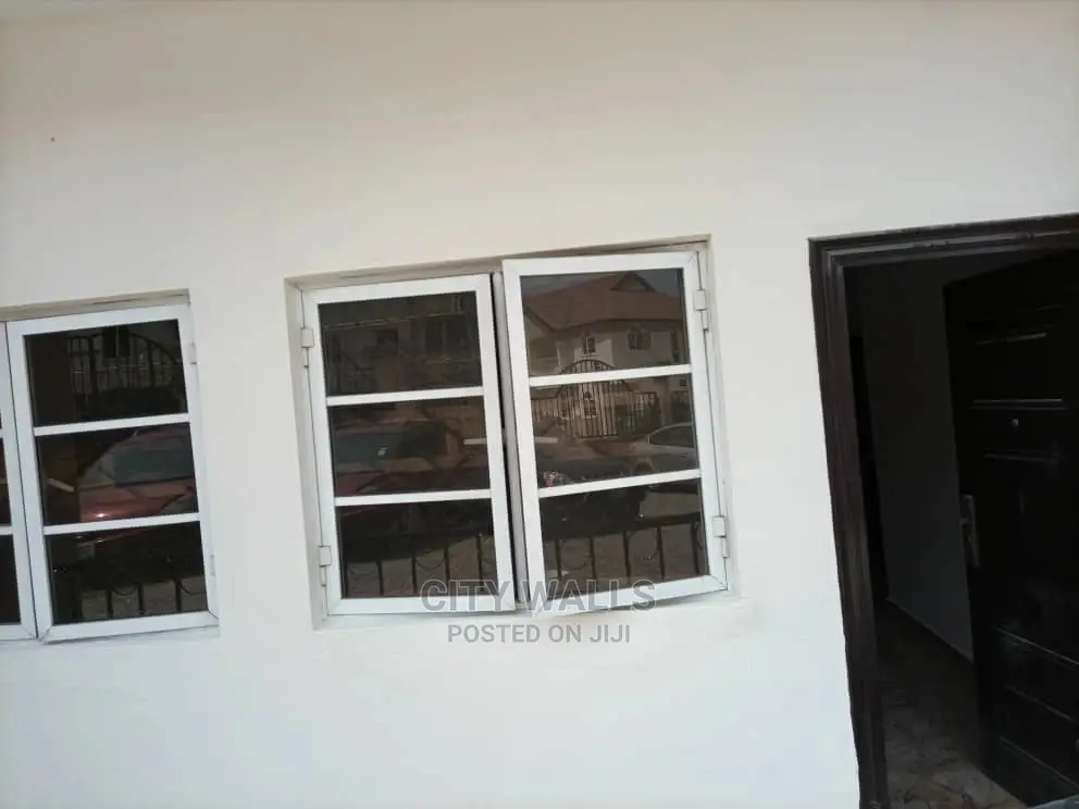 Fully Detached 3bedrooms Duplex