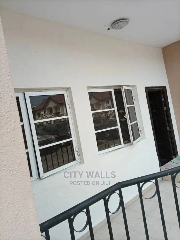 Fully Detached 3bedrooms Duplex