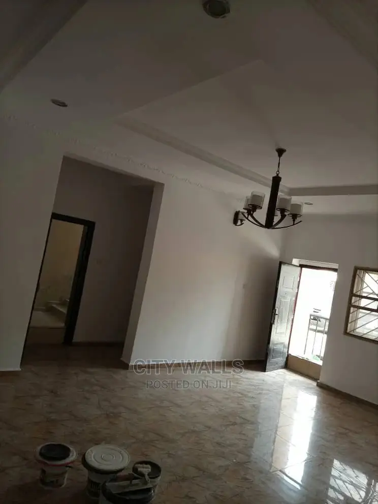 Fully Detached 3bedrooms Duplex