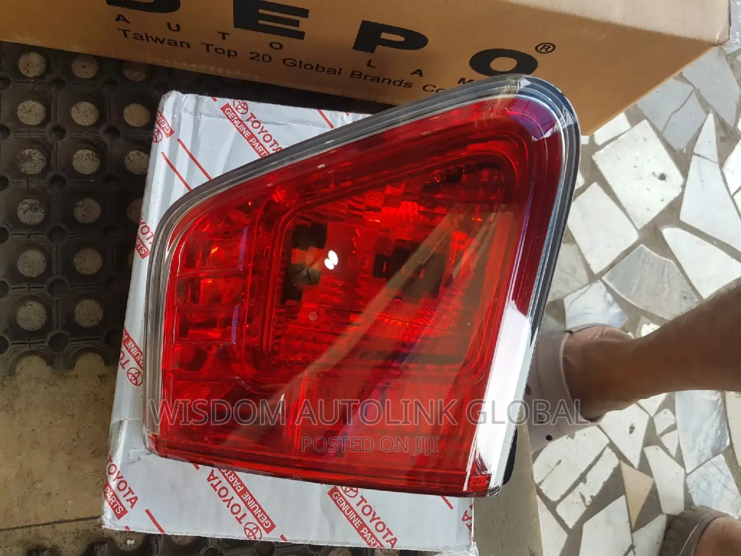 Boot Light for Toyota Avensis 2009/2010 Model