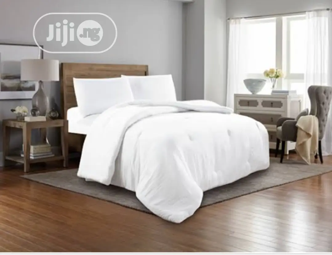 White Duvet, Bedspread and 4 Pillowcases