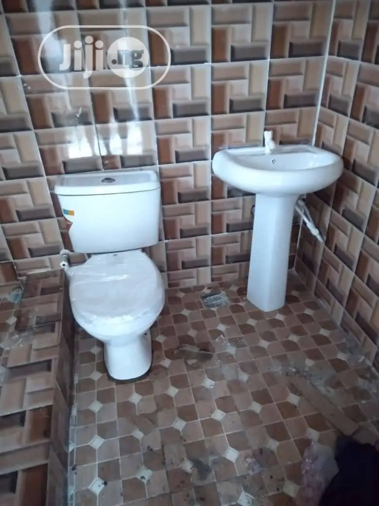 Twyford WC Set