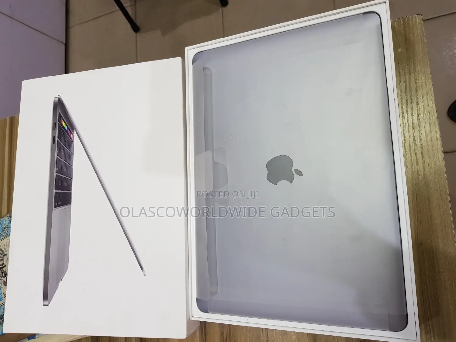 Laptop Apple MacBook Pro 2020 8GB Intel Core I5 SSHD (Hybrid) 256GB