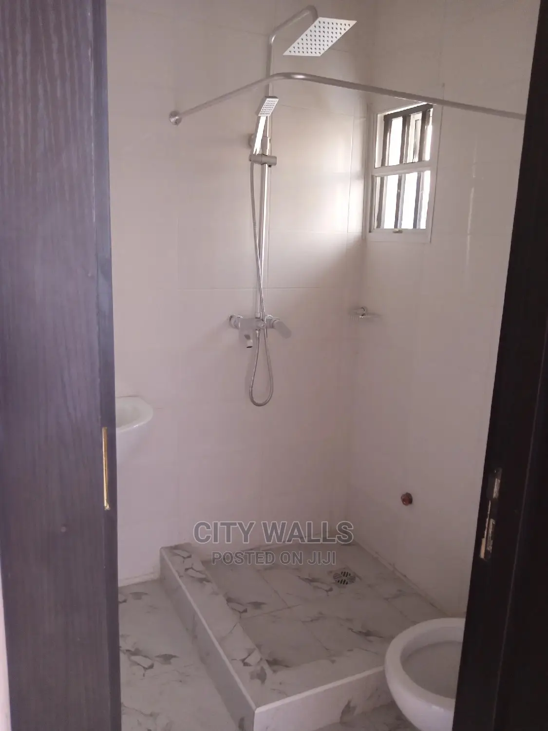 4bdrm Duplex in Ologolo for sale