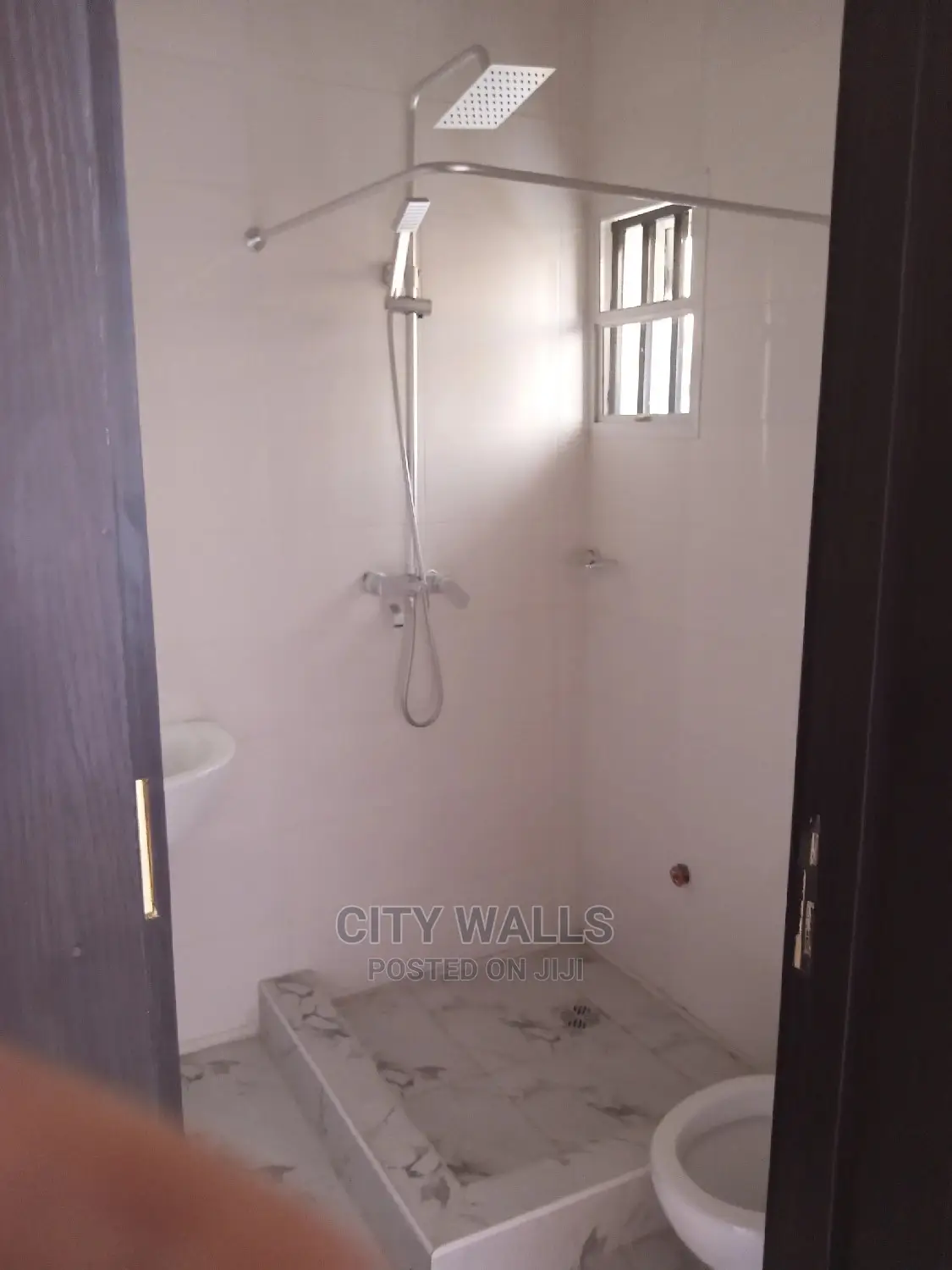 4bdrm Duplex in Ologolo for sale