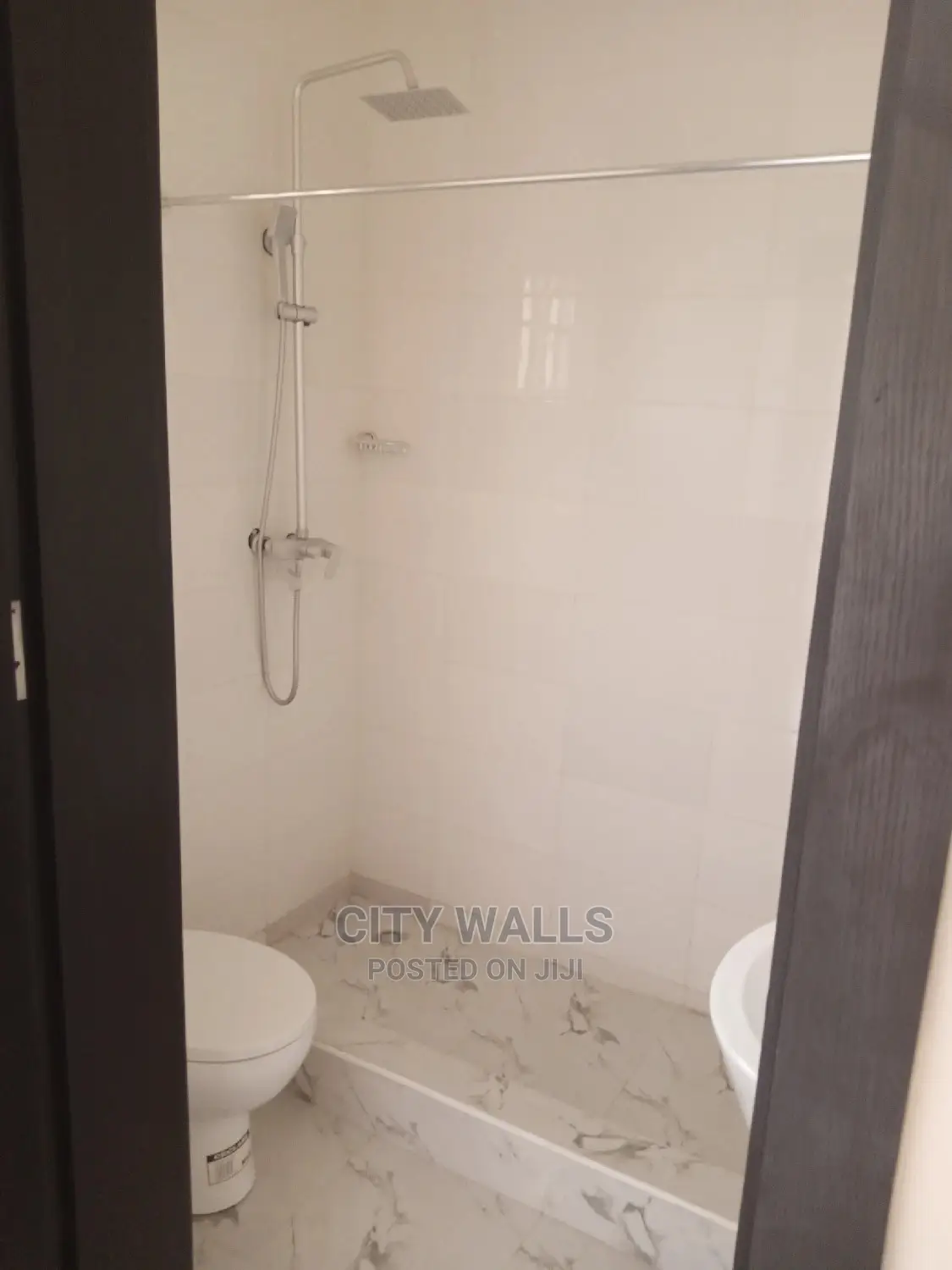 4bdrm Duplex in Ologolo for sale