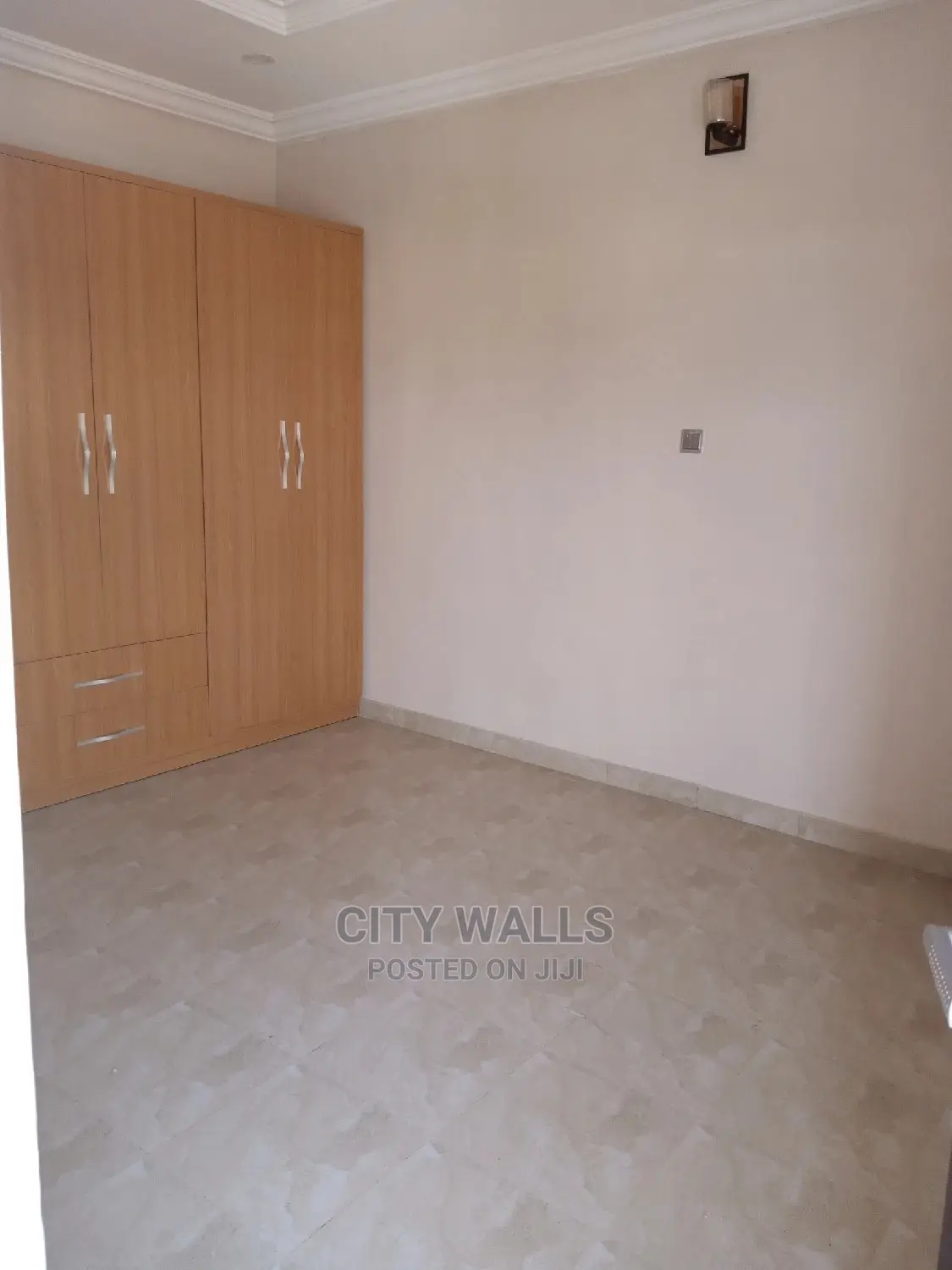 4bdrm Duplex in Ologolo for sale