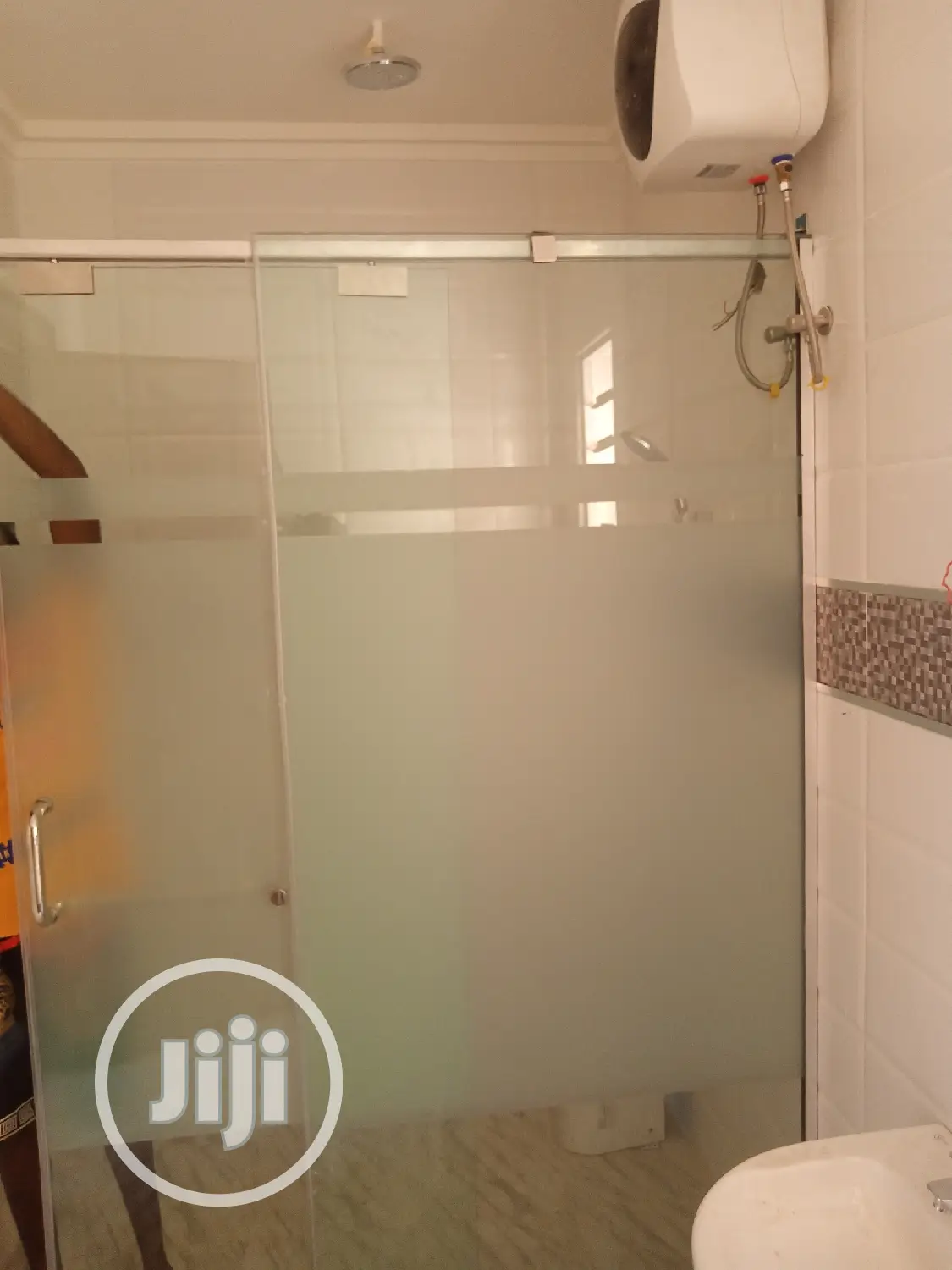 Aesthetics Shower Cubicles