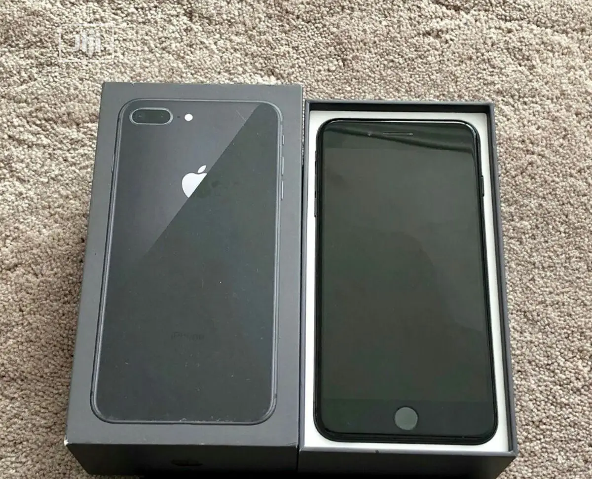Apple iPhone 8 Plus 64 GB Black