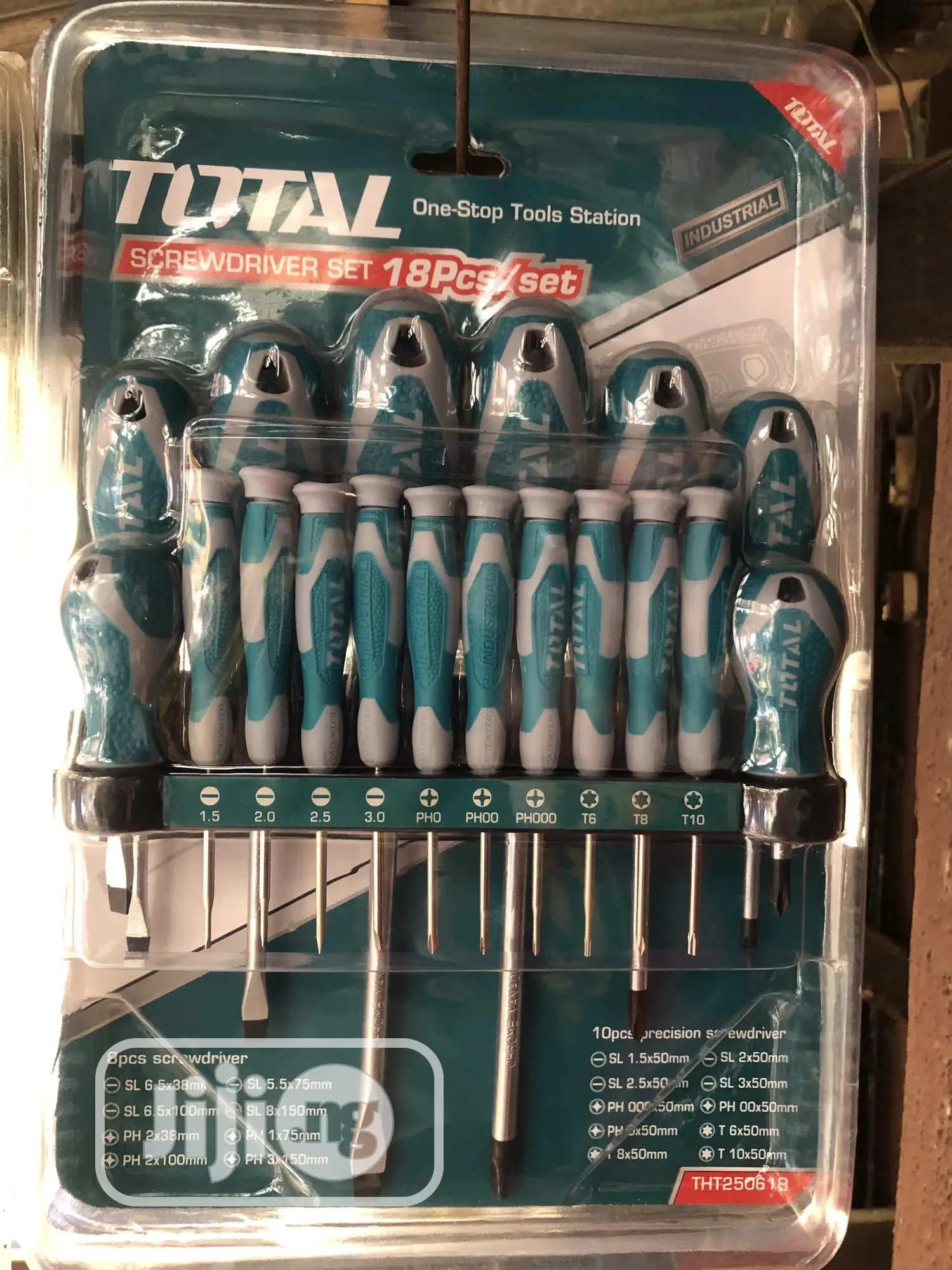 Total One Stop Tools Station Set Of Screwdrivers 18pcs