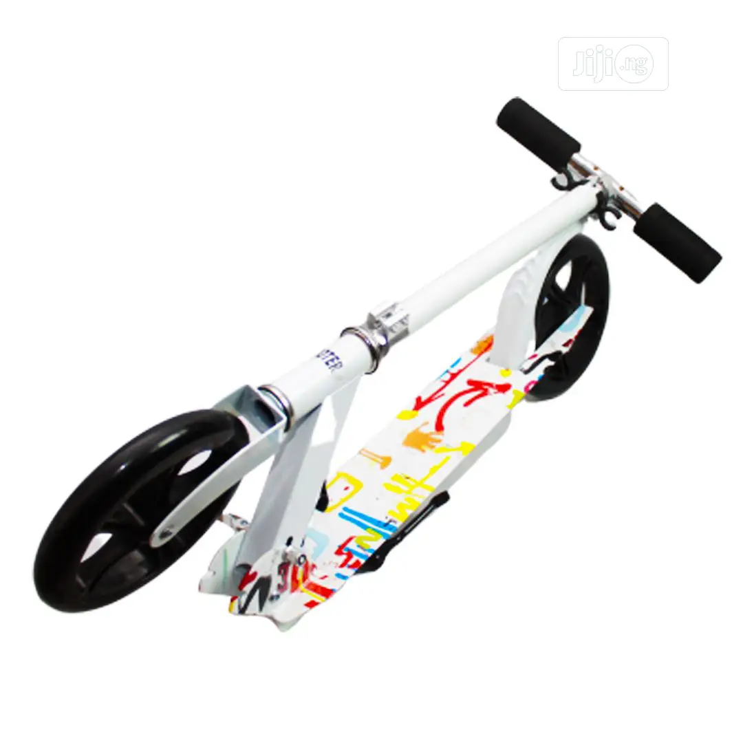 Auldon Rugged Colourful Scooter With 2 Wheels