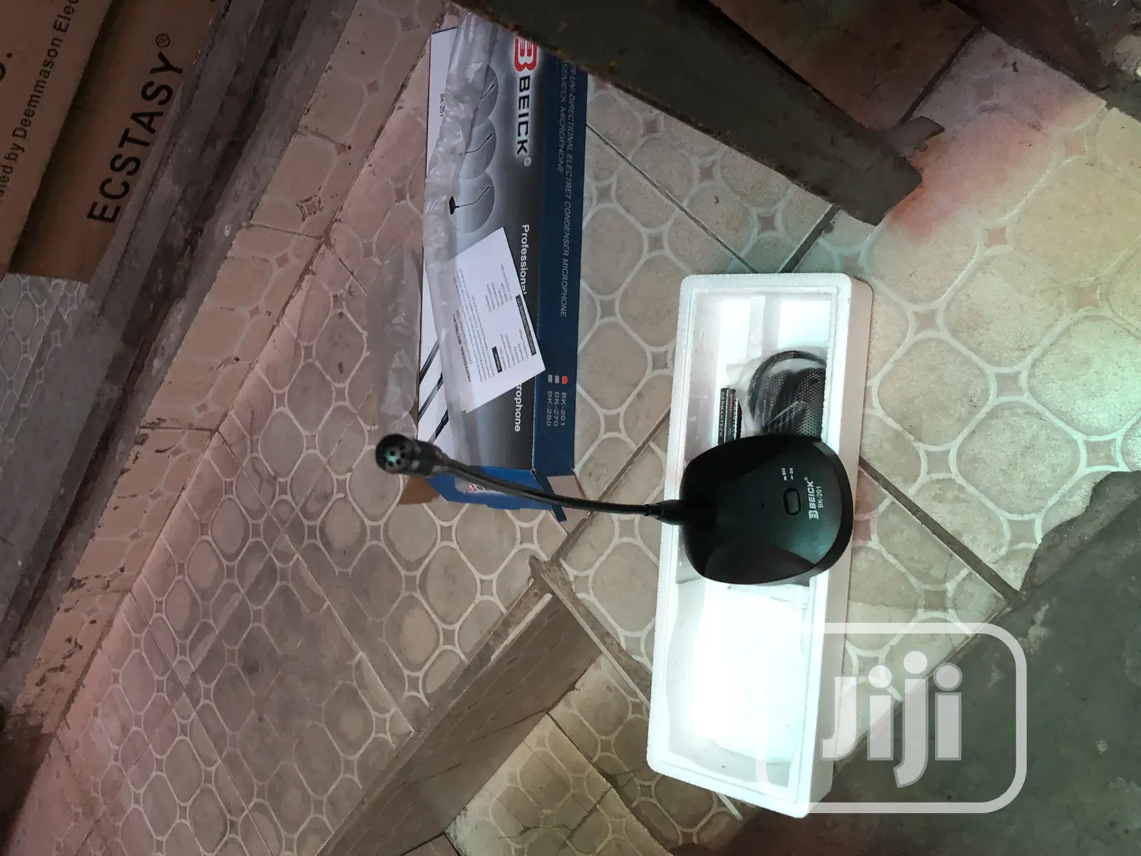 Wireless Microphone and The