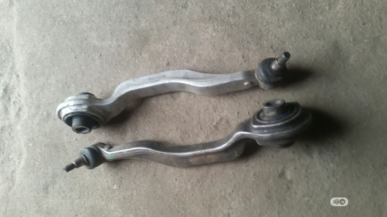Set Of Lower Arm For Mercedes-benz 211