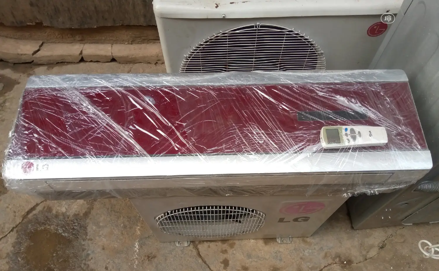 LG 1hp Glass Face Air Conditioner