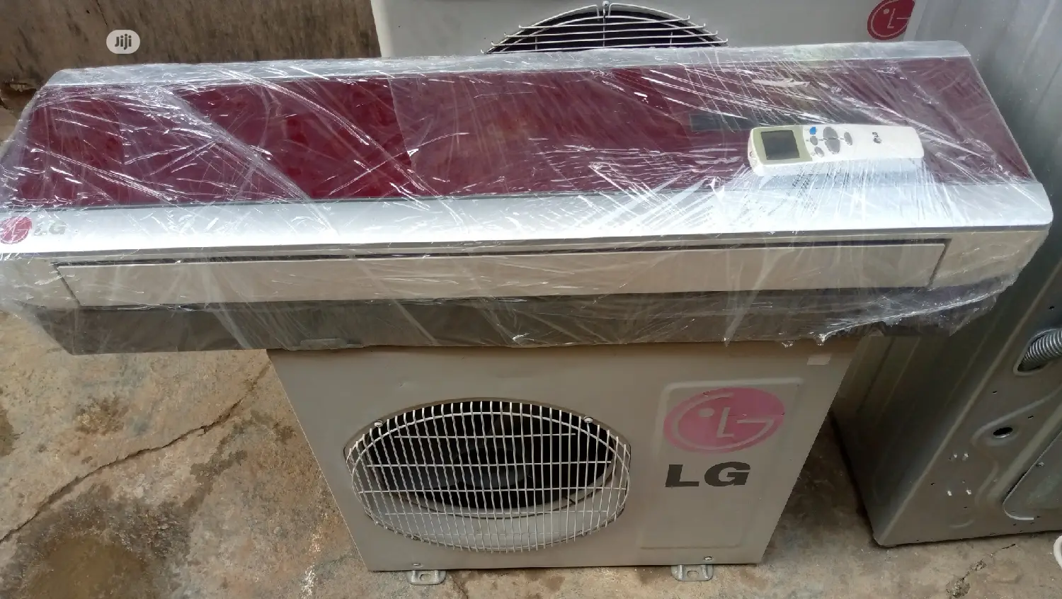 LG 1hp Glass Face Air Conditioner
