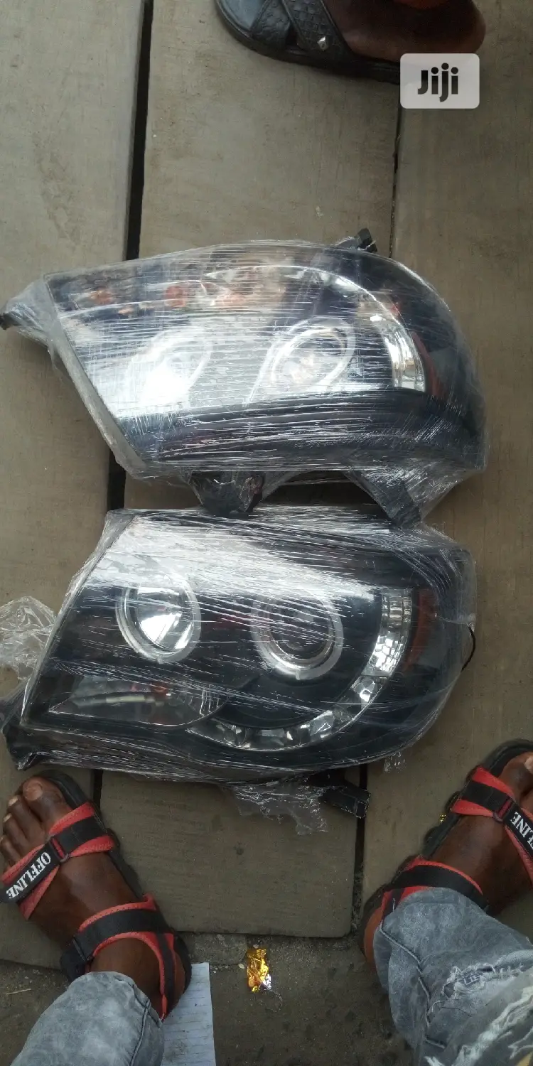 Head Lamp for Toyota Tacoma 2010 Yahoo Model Set