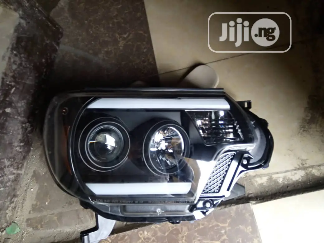 Head Lamp for Yahoo Toyota Tacoma 2013 Model Set