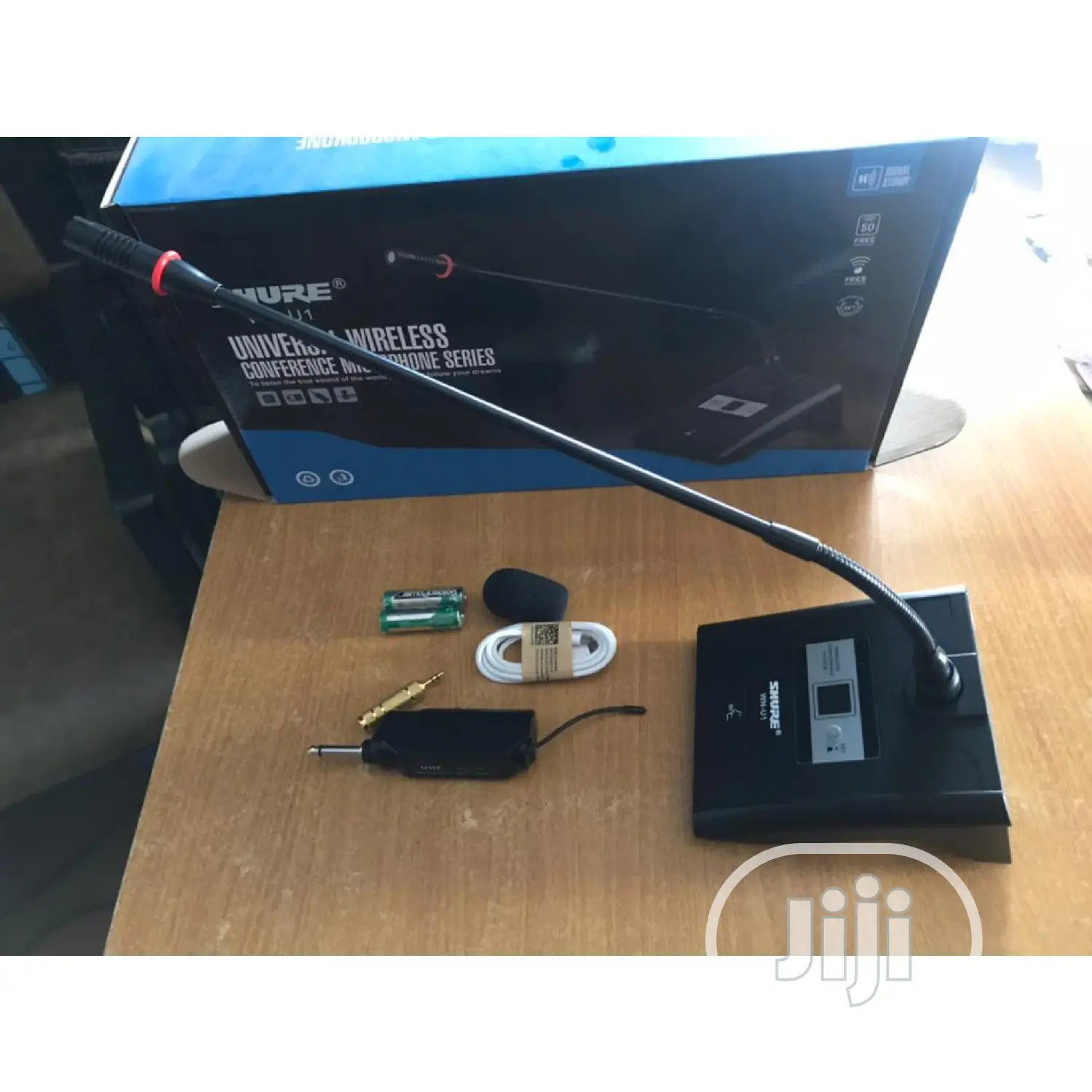 Professional Rechargeable Wireless Conference Desktop Mic