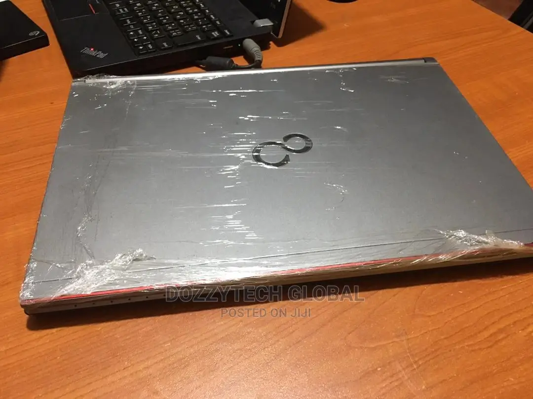Laptop Fujitsu Lifebook E751 8GB Intel Core i5 SSD 250GB