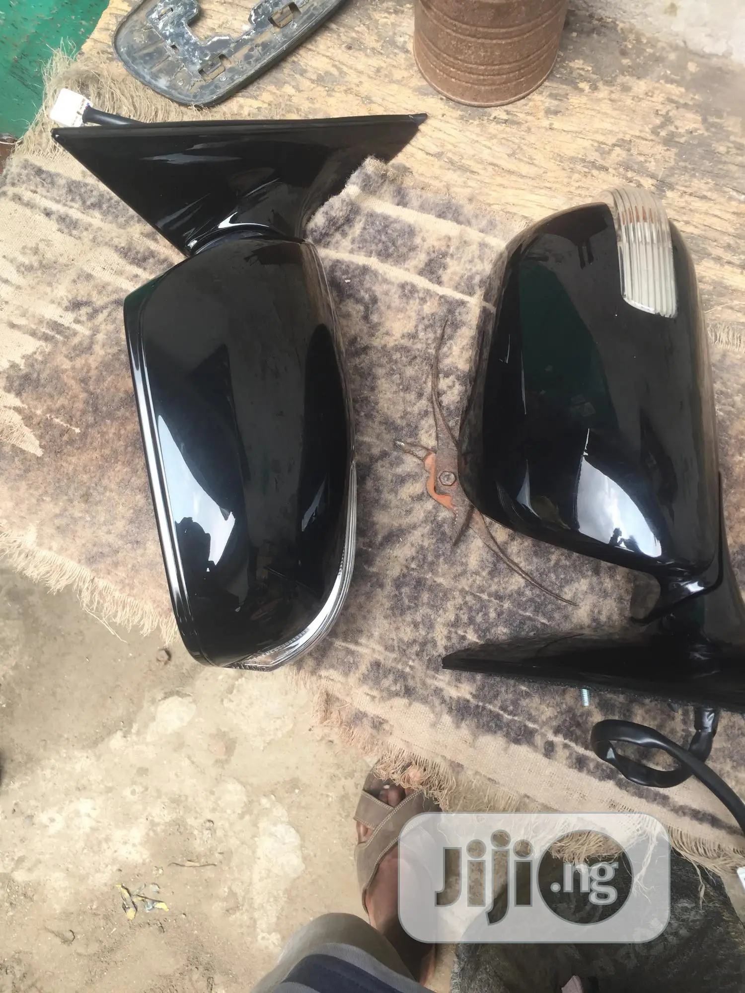 Car Side Mirror With Little