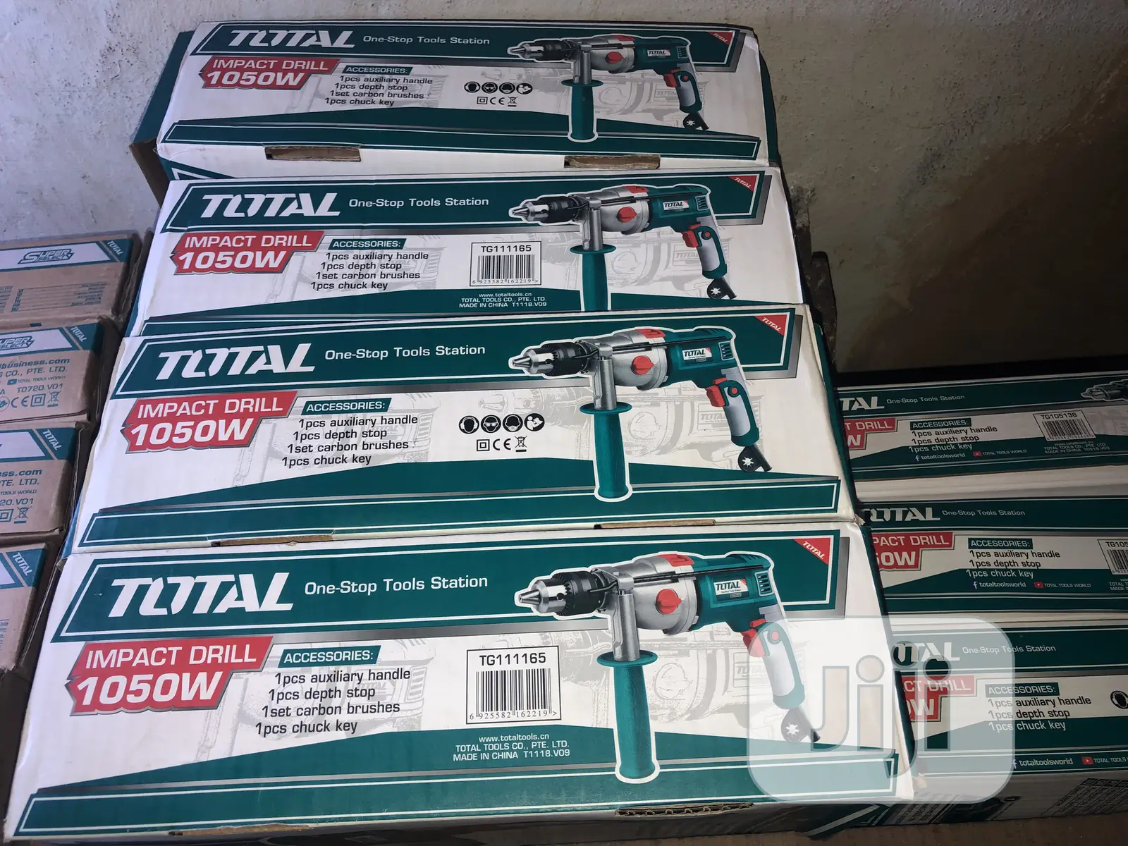 Total Impact Drill Machine 16mm 1050W Professional