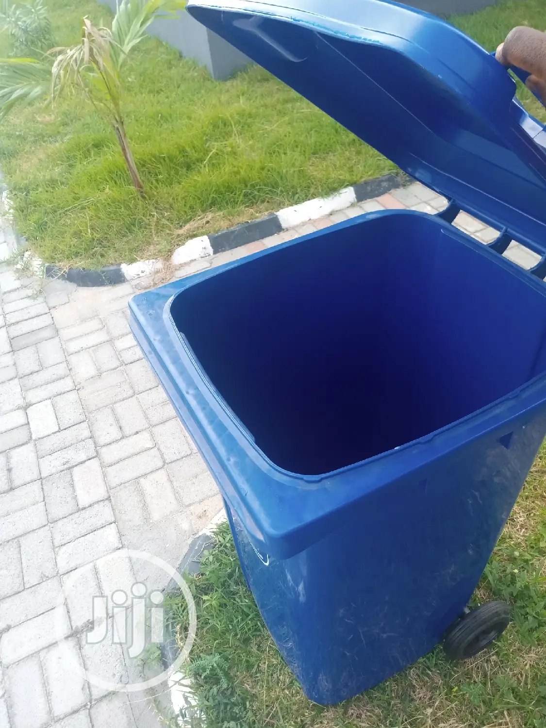 Covered 240l Waste Bin - Free Delivery + Pay on Delivery