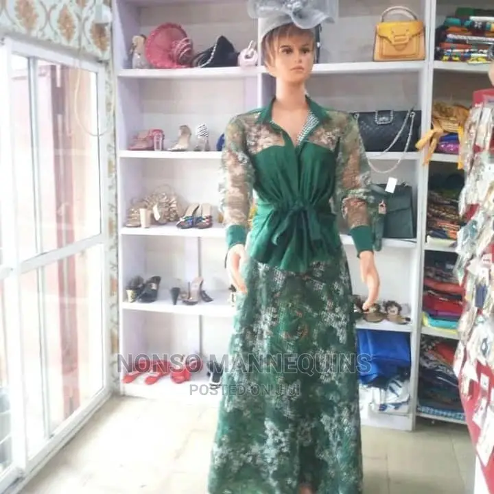 Fine Lady Plastic Female Size 10 Mannequin
