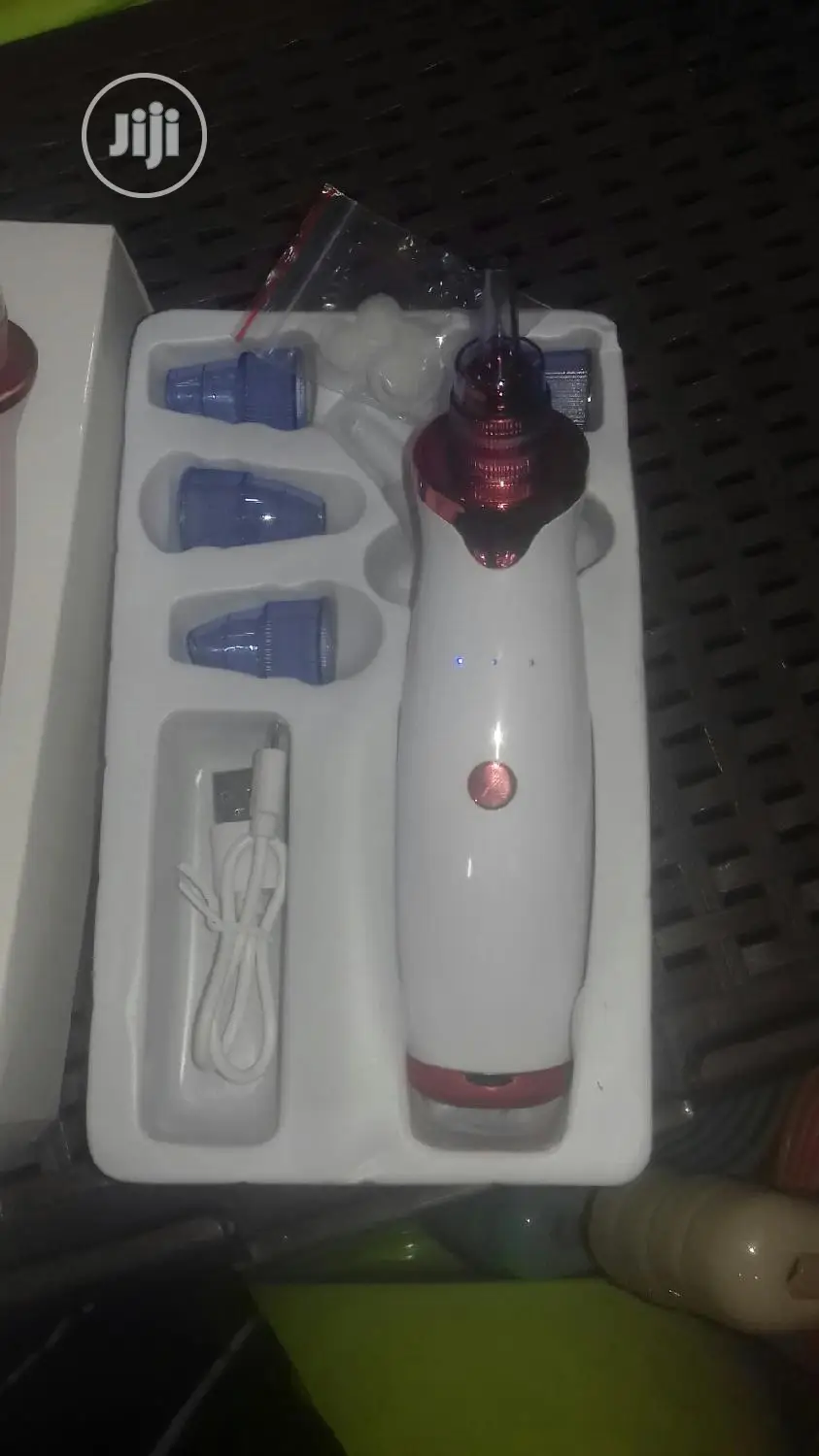 Rechargeable Pimples and Blackhead Extractor