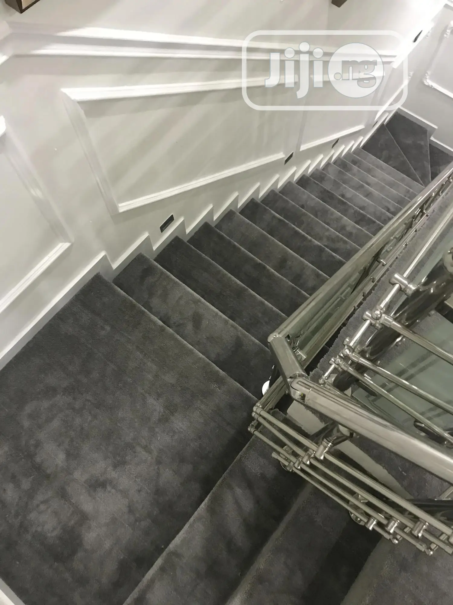Make You Staircase Look Neat and Nice With Our Soft Rugs