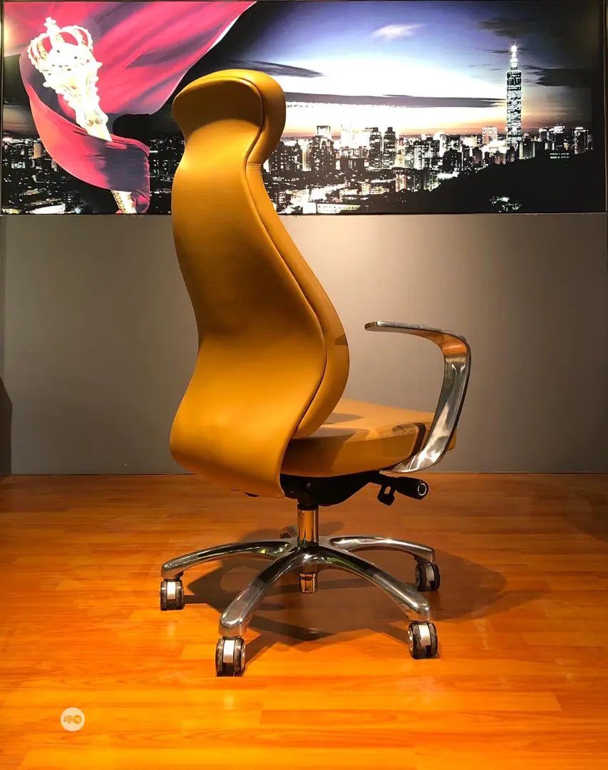 Quality Executive Ergonomic Leather Office Chair.