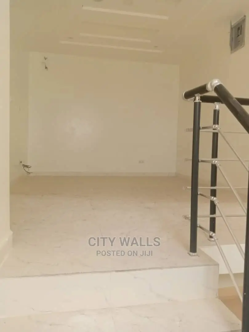4bdrm Duplex in Victoria Crest, Chevron for rent