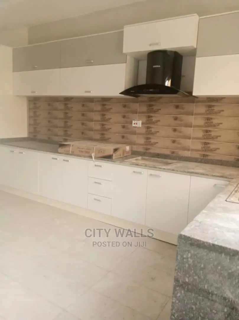 4bdrm Duplex in Victoria Crest, Chevron for rent