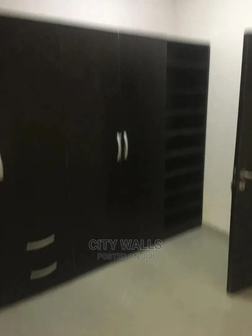 3bdrm Apartment in Chevron for rent