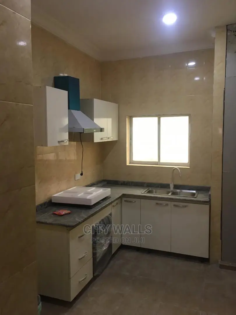 3bdrm Apartment in Chevron for rent