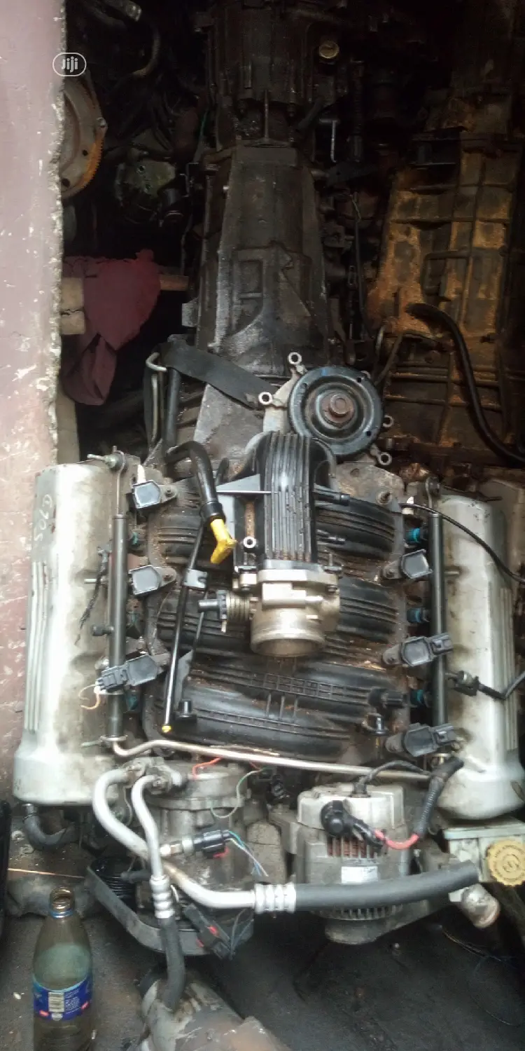 Complete and Gearbox for Liberty Jeep 2002 Model
