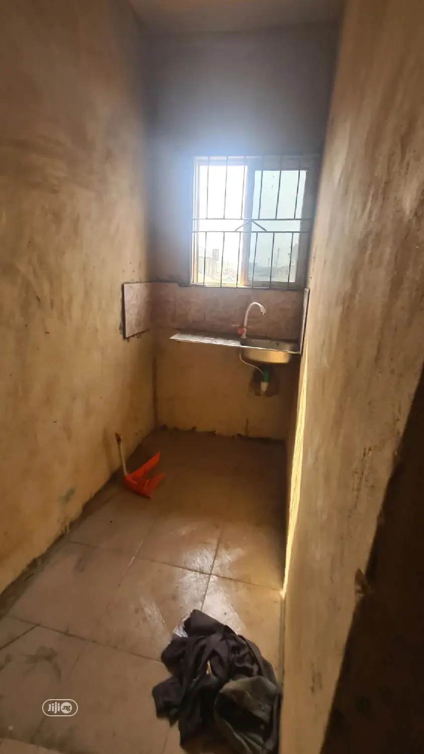 Studio Apartment in Bariga / Shomolu for rent