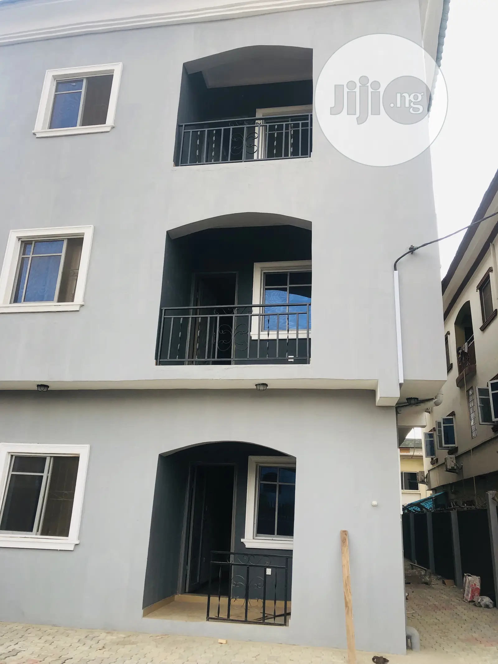 Furnished 2bdrm Block of Flats in Surulere for rent