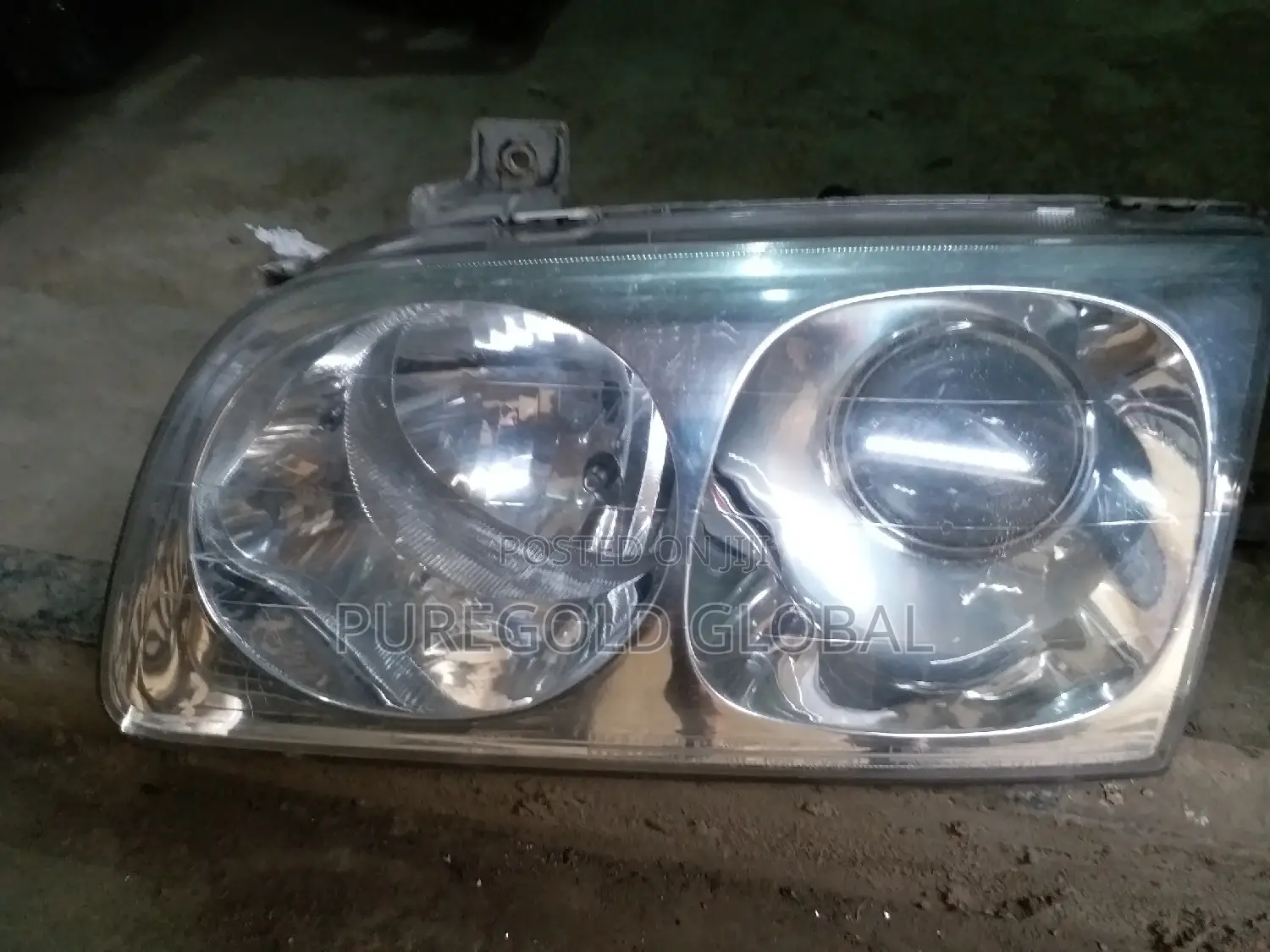 Hyundai Trajet Headlamp