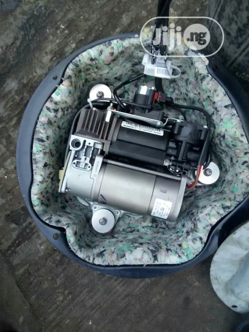Lifting Balloon Pump for Range Rover Sport.