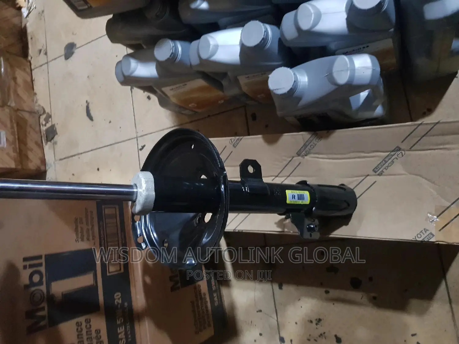 Front Shock Absorbers for Toyota Highlander 2004 to 2006