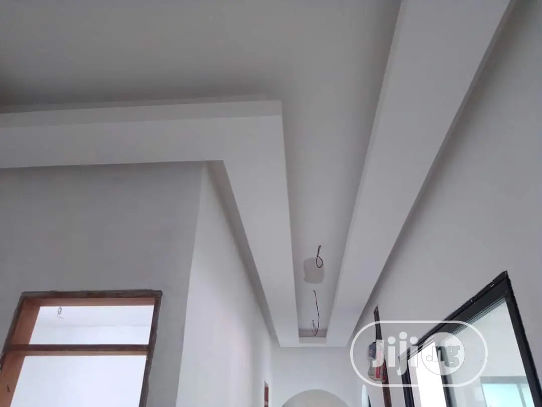 Plasterboard /Wall Screeding