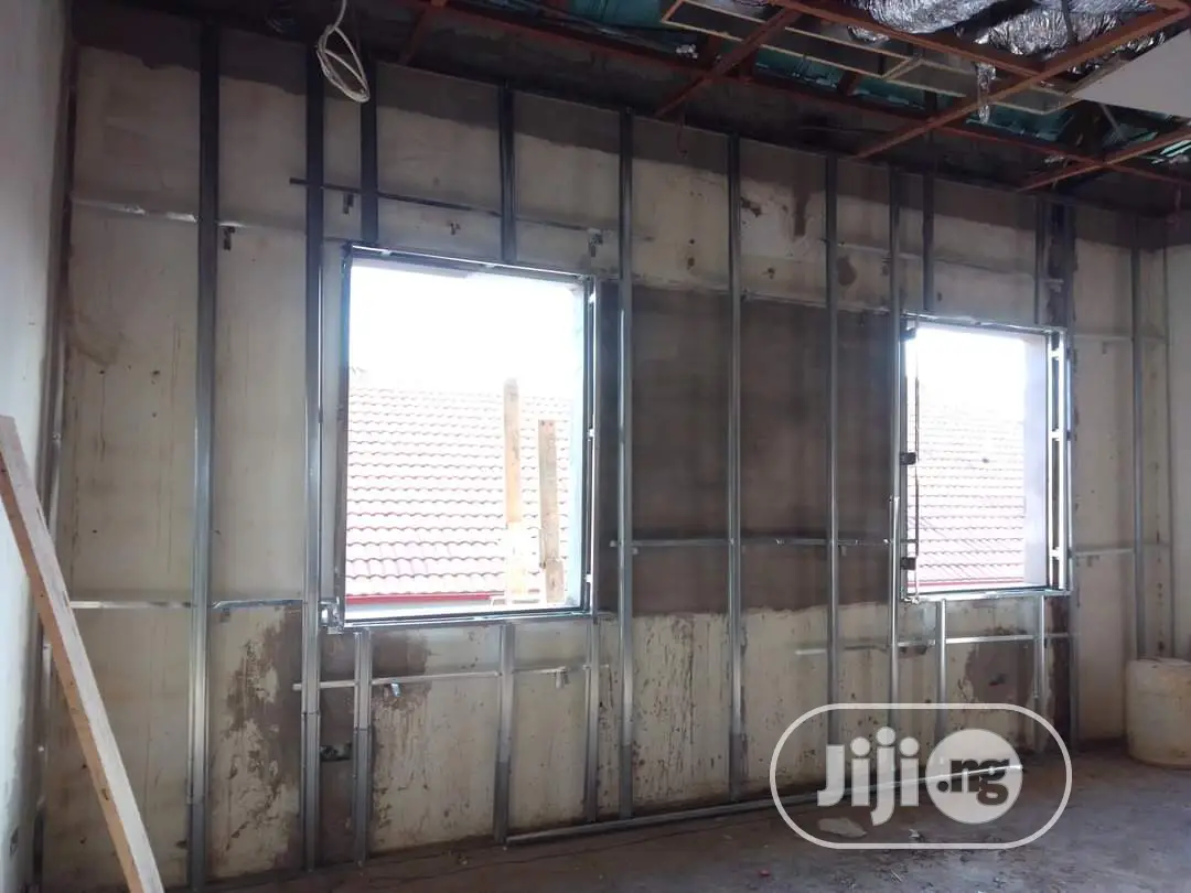 Plasterboard /Wall Screeding