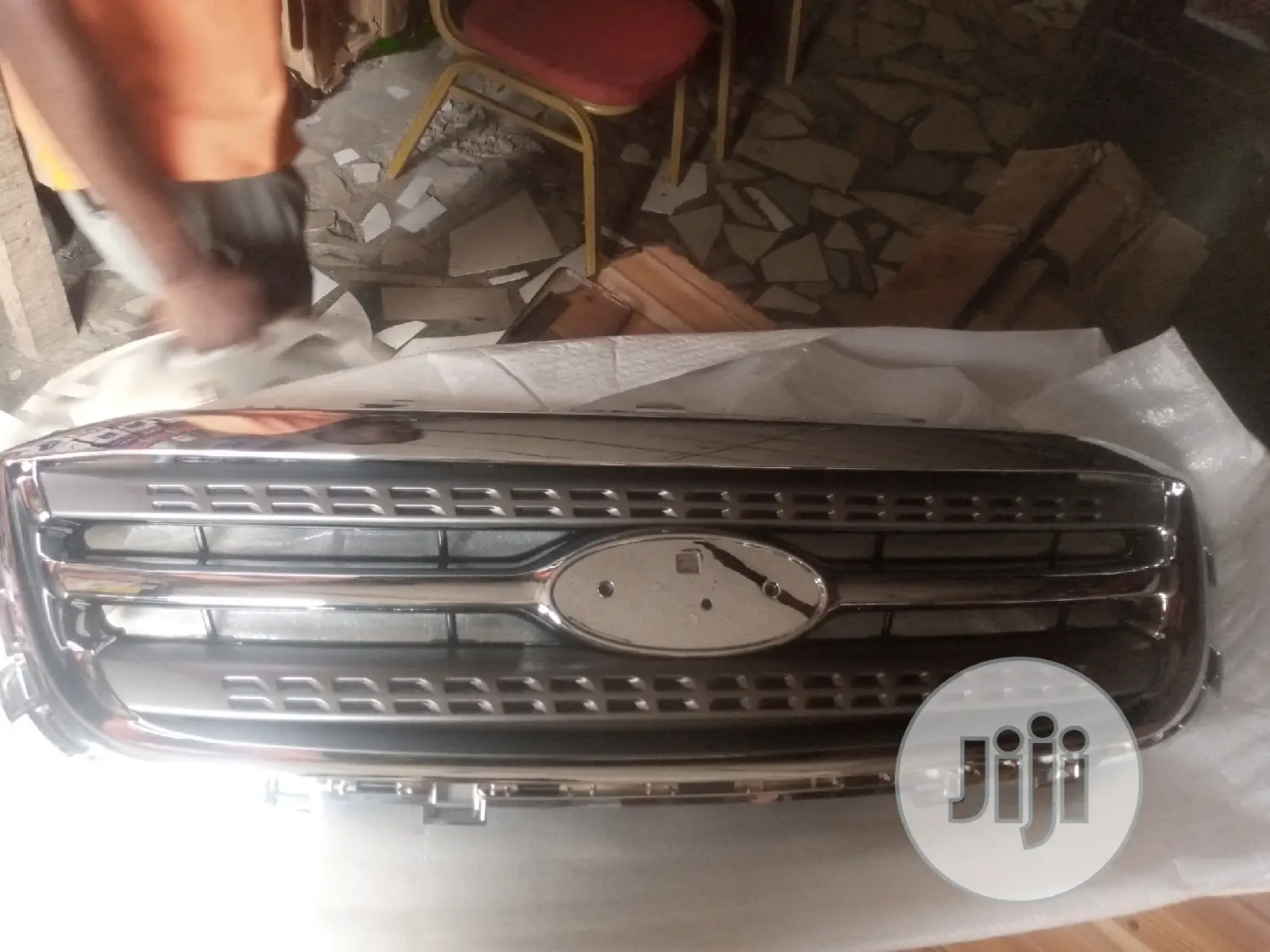 Front Grille Ford Taurus